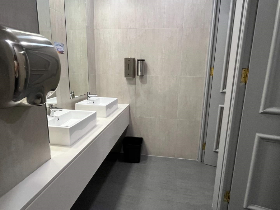 To Let commercial Property for Rent in Newlands Western Cape